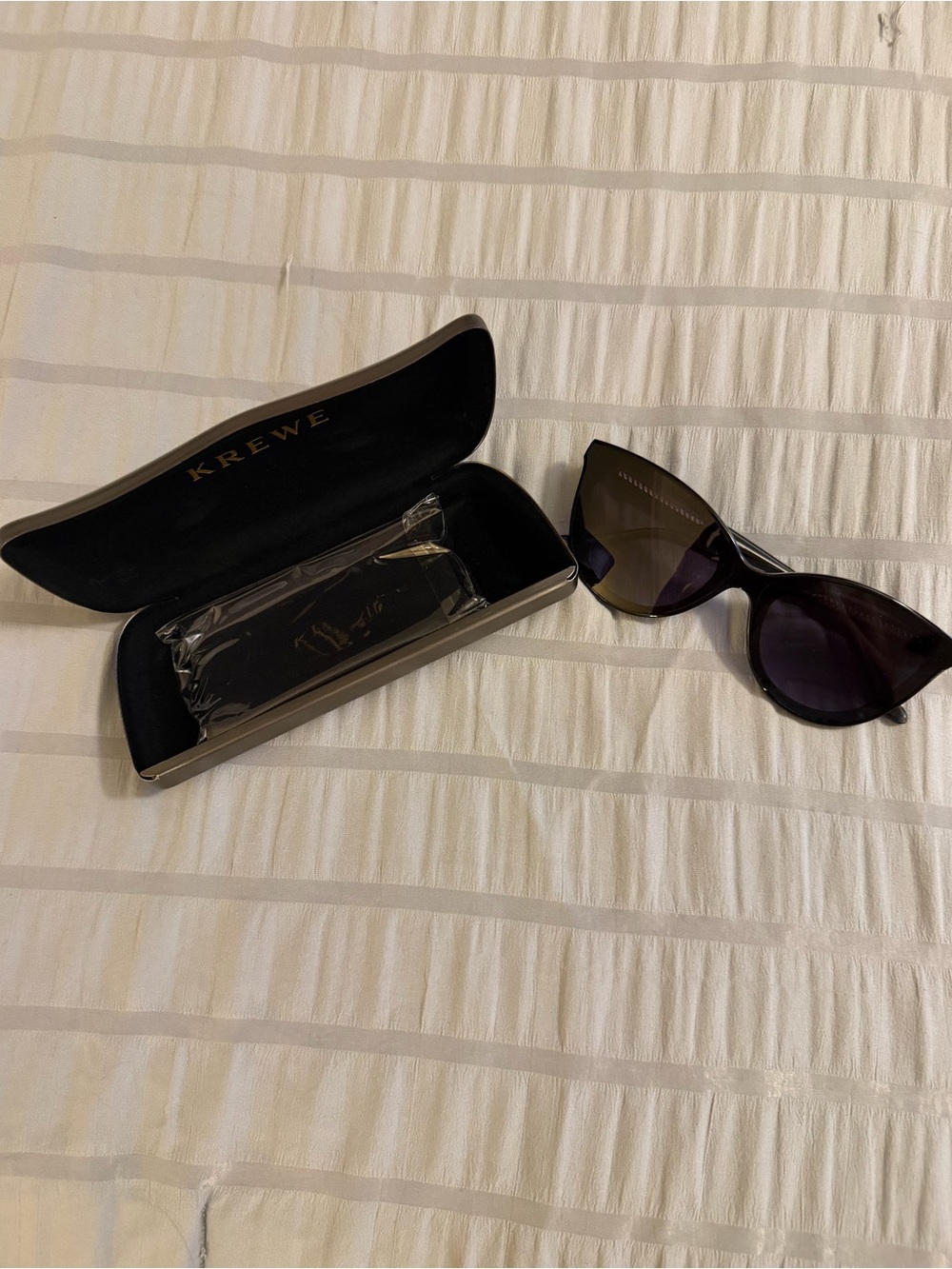 KREWE Monroe Nylon sunglasses black with case and unopened cloth - Picture 7 of 12